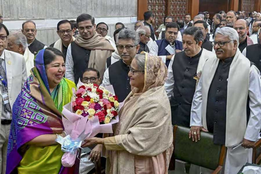 অষ্টমবার সাংসদ পদের শপথ হাসিনার, আওয়ামি লিগের সংসদ নেত্রী নির্বাচিত মুজিবকন্যা