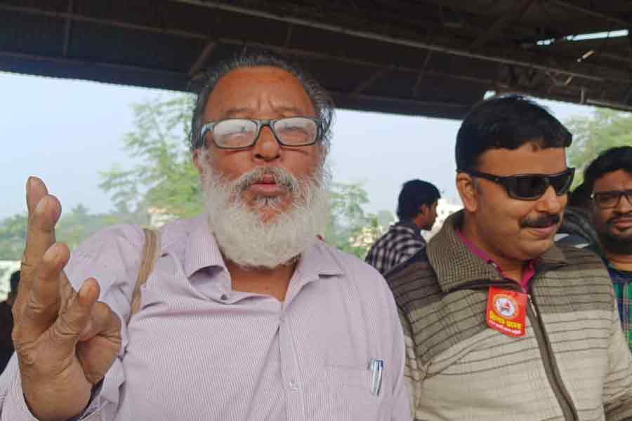 Blind teacher attended Insaaf rally at Brigade with father | Sangbad Pratidin