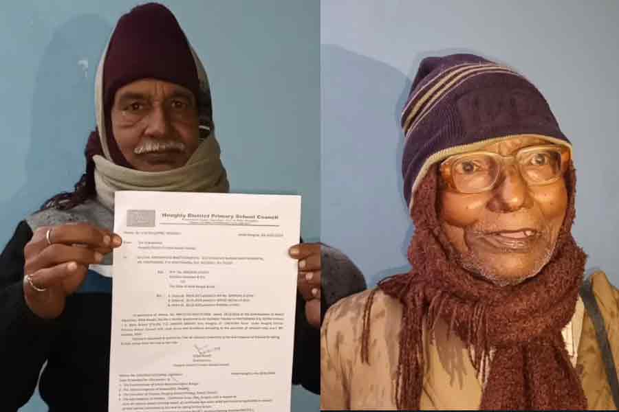 62 elderly man got appointment letter of primary teacher in Hooghly | Sangbad Pratidin