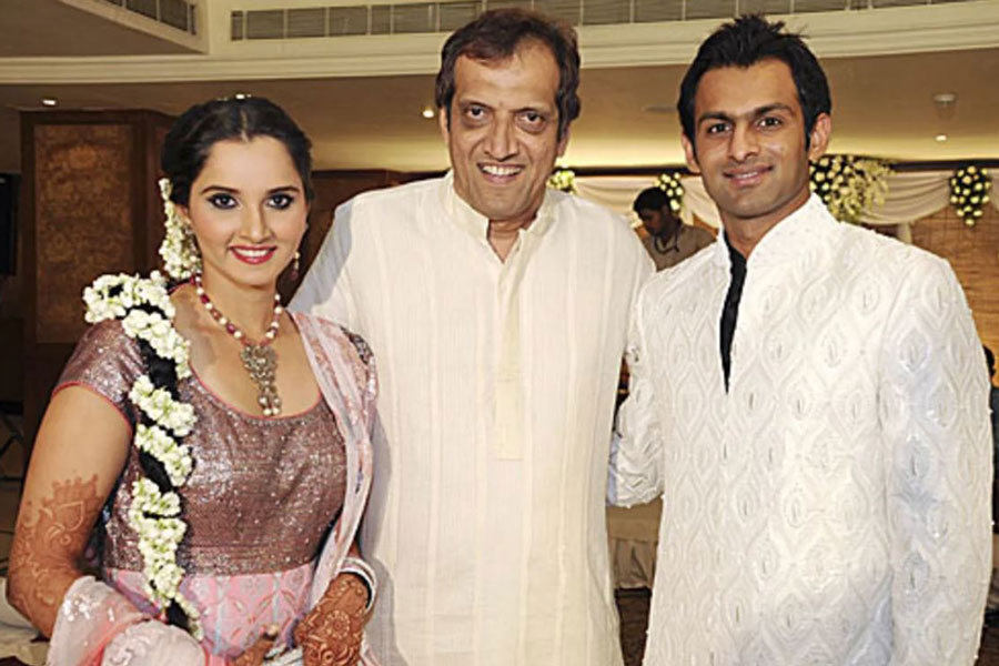Sania Mirza's father Imran Mirza reacts after Shoaib Malik gets married । Sangbad Pratidin