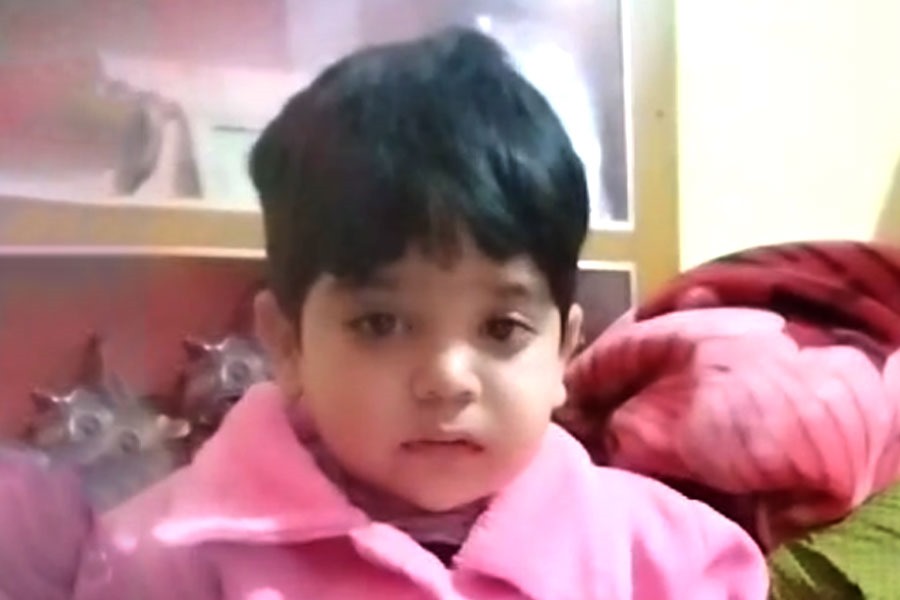 আড়াই বছর বয়সেই অসাধ্য সাধন, কবিতা বলে ‘ইন্ডিয়া বুক অফ রেকর্ডস’- এ নাম