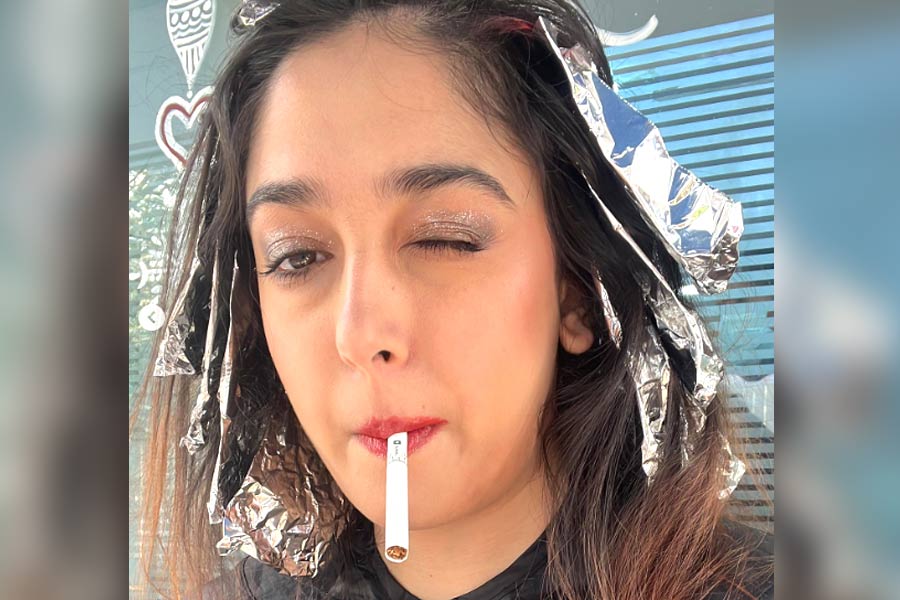 Ira Khan faces troll for a smoking cigarette in her pre-wedding pics | Sangbad Pratidin