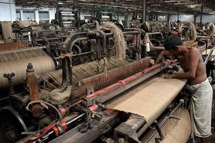 WB govt to confirm 90 percent workers in jute mill | Sangbad Pratidin