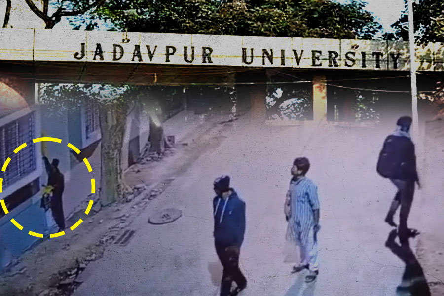 Left parties of Jadavpur University allegedly clashed among themselves | Sangbad Pratidin