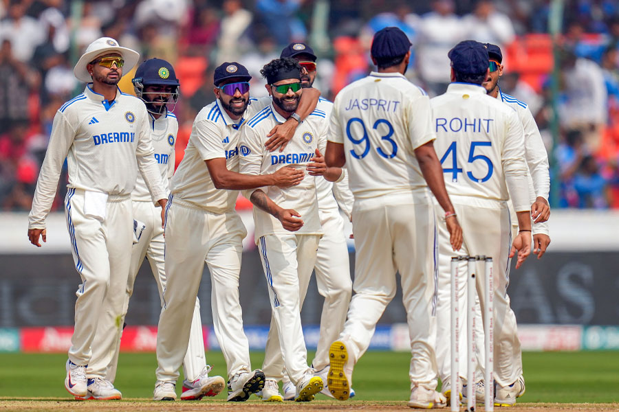 England bundled up in 246, Ashwin-Jadeja gets three in India vs England Test Series | Sangbad Pratidin