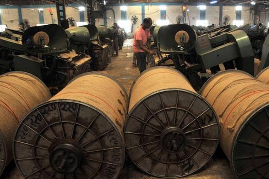 Pay hike for West Bengal jute mill workers, pact sighned with gov | Sangbad Pratidin