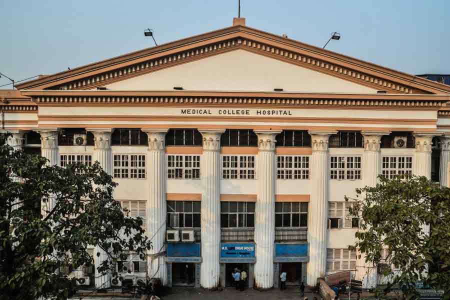 2 Calcutta Medical College student suspended for 2 month for allegedly ragging