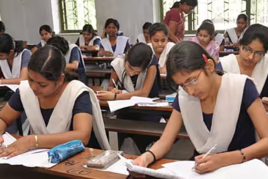 Education News: Kids Centre in Ballygunge helps poor and bright students who scored 90 percent in Madhyamik and Higher Secondary 2024