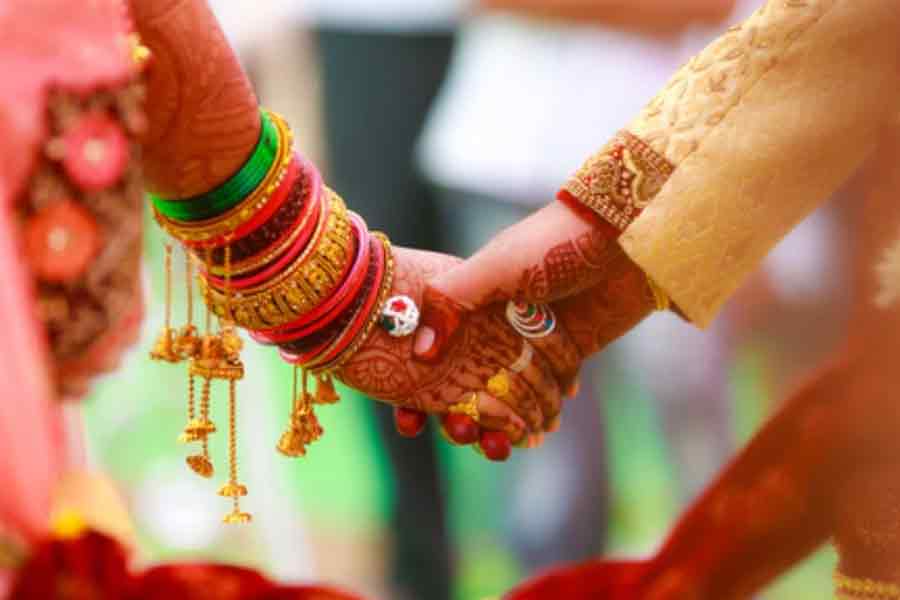 Hindu marriage a 'samskara' & a sacrament, not an event for 'song & dance', says SC