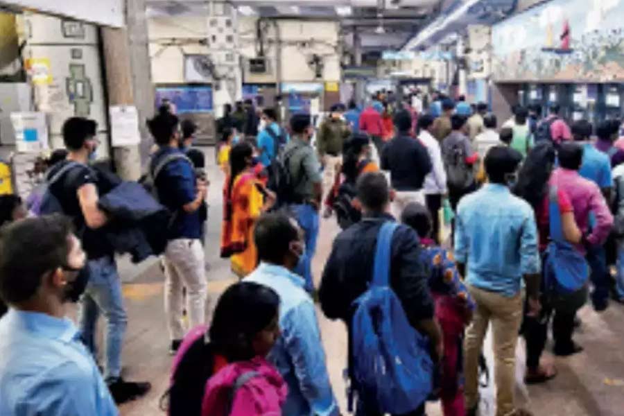 Metro Service interrupted due to signal fault