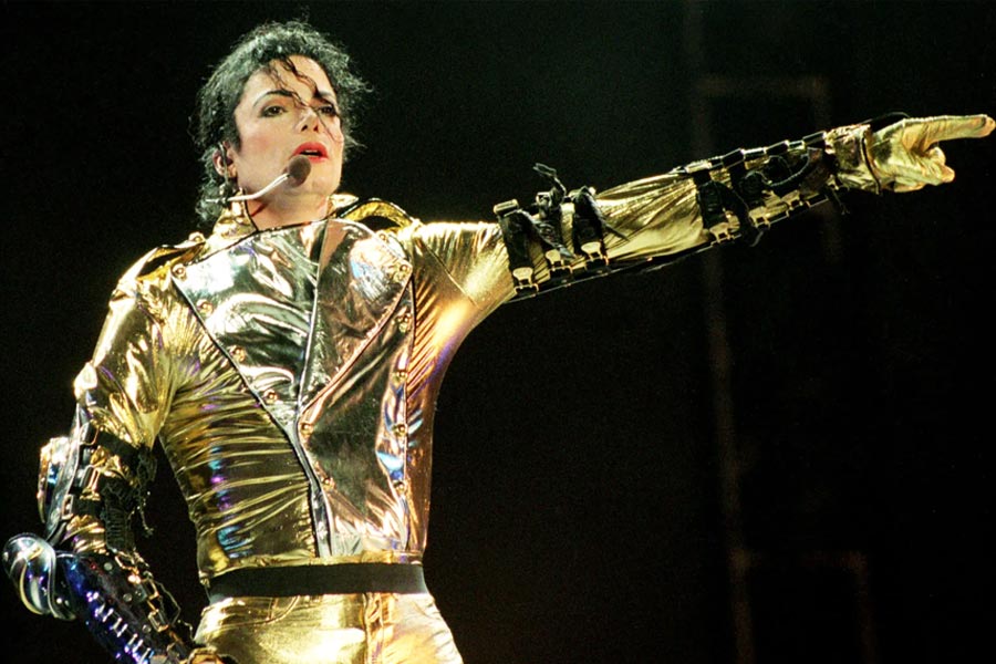 Michael Jackson's biopic in works, to release next year | Sangbad Pratidin