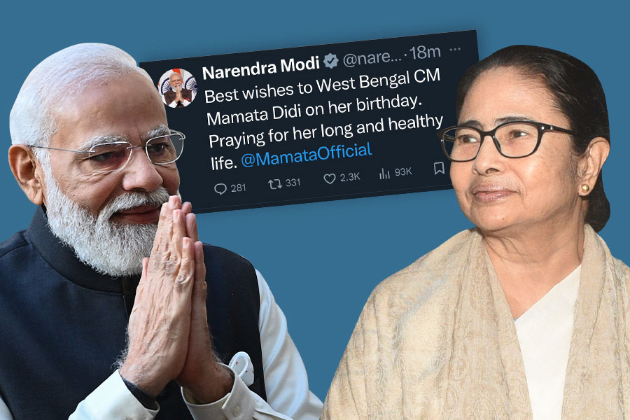 PM Narendra Modi wishes CM Mamata Banerjee on her birthday | Sangbad Pratidin