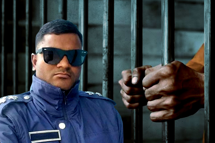 পুলিশ পরিচয়ে ৯ বার বিয়ে! লক্ষ লক্ষ টাকা যৌতুক নিয়ে শ্রীঘরে অভিযুক্ত