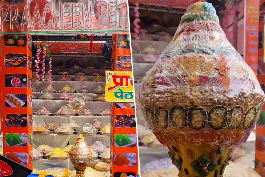 আগ্রার পেঁড়া অযোধ্যায়, ৫৬ রকমের মিষ্টি নিয়ে হাজির রামভক্তরা