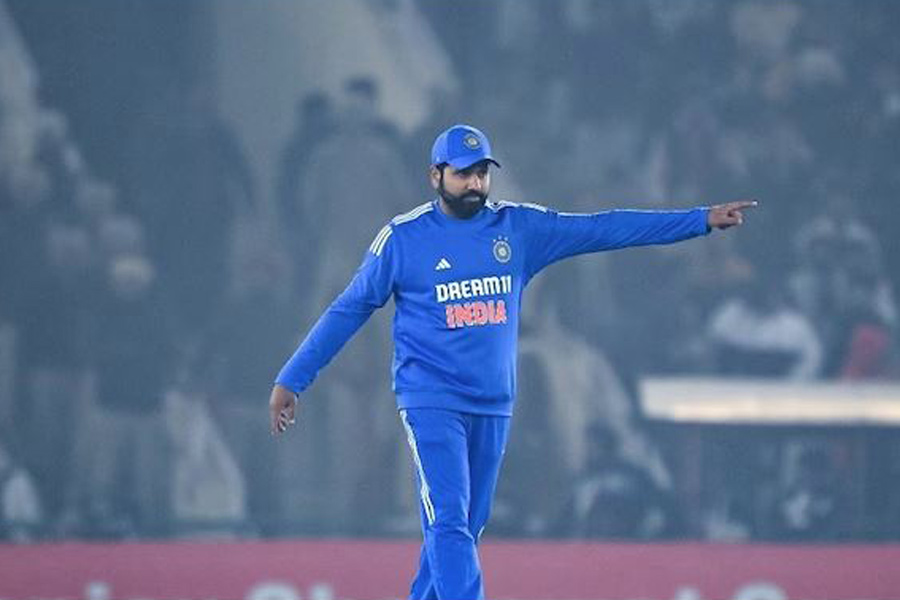 ‘আন্তর্জাতিক ম্যাচ আর আইপিএল তো এক নয়’, হঠাৎ এত চিন্তিত কেন রোহিত?