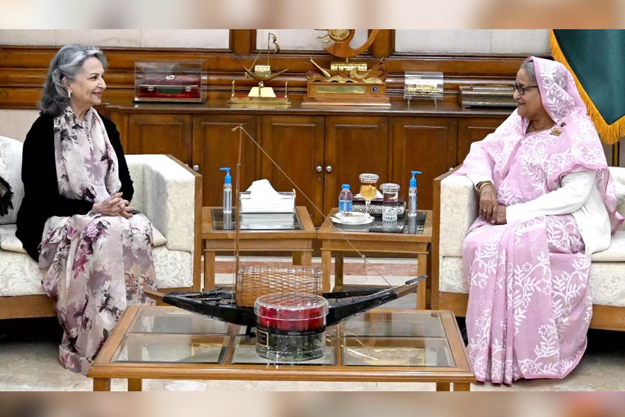 Sharmila Tagore and other Bengali celeb meets Bangladesh PM Sheikh Hasina | Sangbad Pratidin