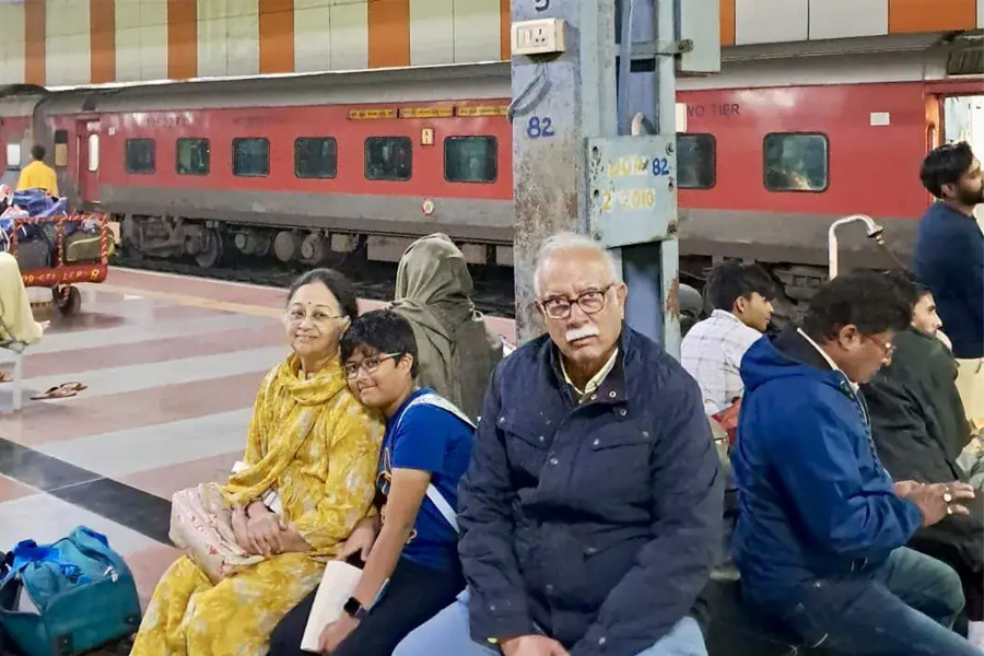 Ex Union Minister Ashok Gajapathi Raju Waiting For Train At Hyderabad Railway Station | Sangbad Pratidin