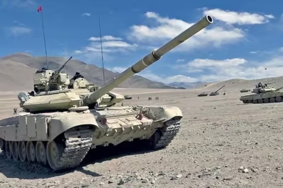 DRDO starts trials of light tank Zorawar in Ladakh | Sangbad Pratidin