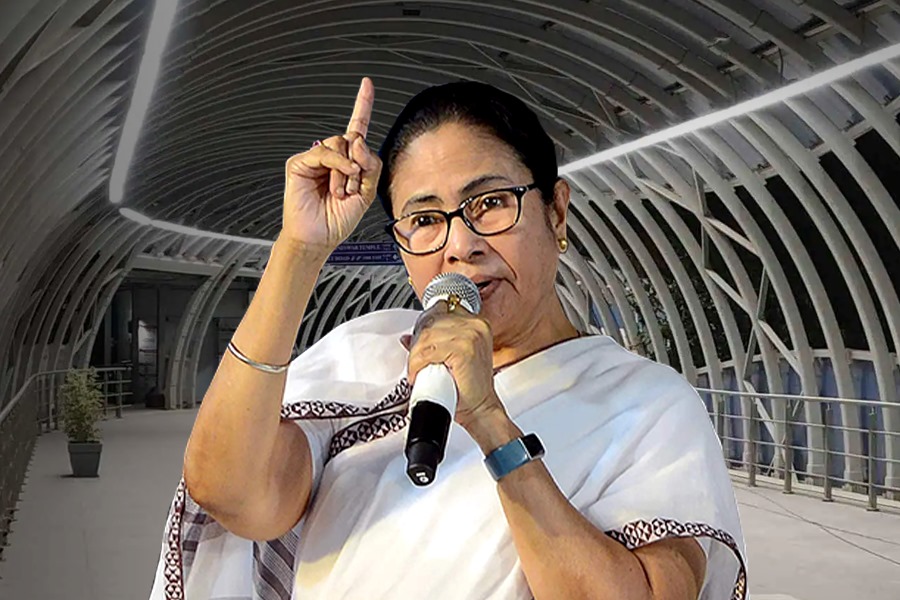 Mamata Banerjee assures to safeguard Dakshineswar Skywalk