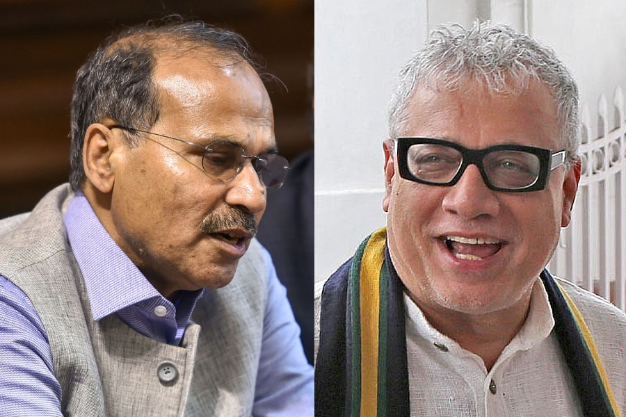 Adhir Chowdhuri apologizes to Derek O’Brien for calling him 'foreigner' | Sangbad Pratidin