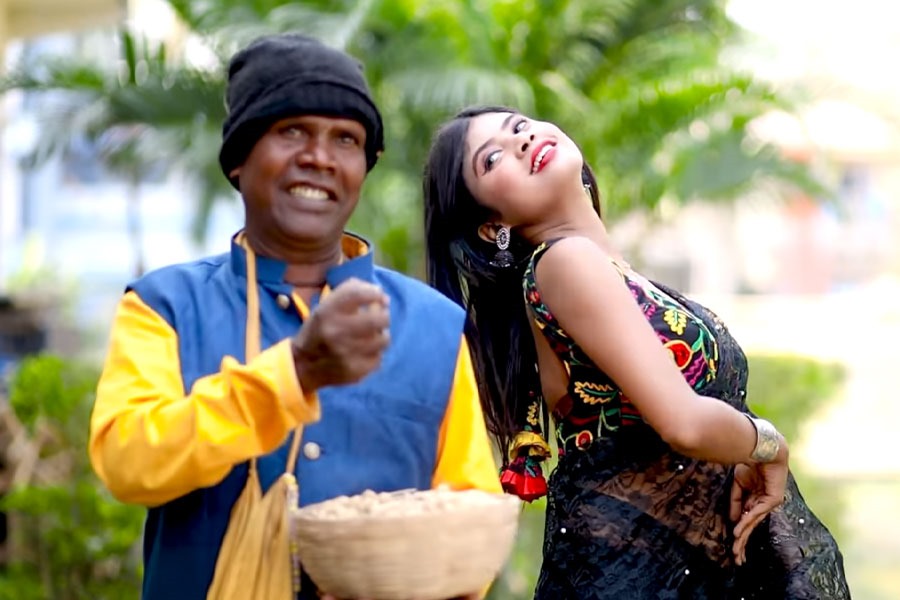 Bhuban Badyakar new song goes viral| Sangbad Pratidin
