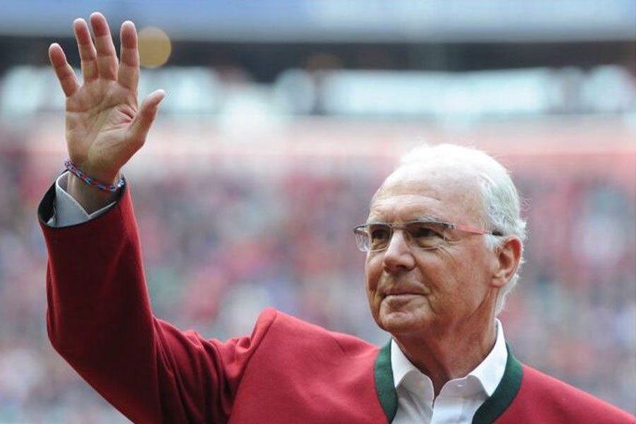 Bayern Munich pays tribute to Franz Beckenbauer । Sangbad Pratidin