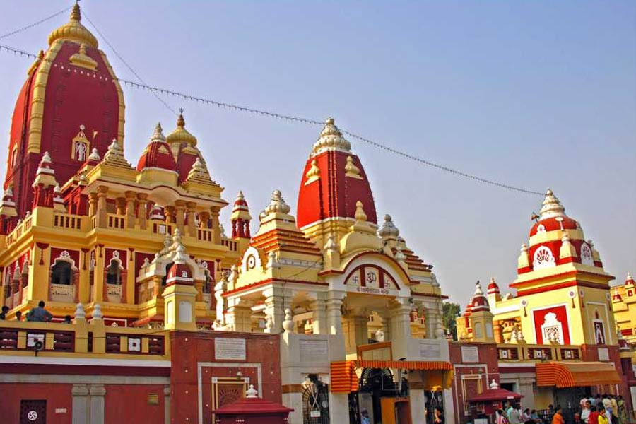 1 dead, 17 injured at Delhi's Kalkaji temple after stage collapsed | Sangbad Pratidin
