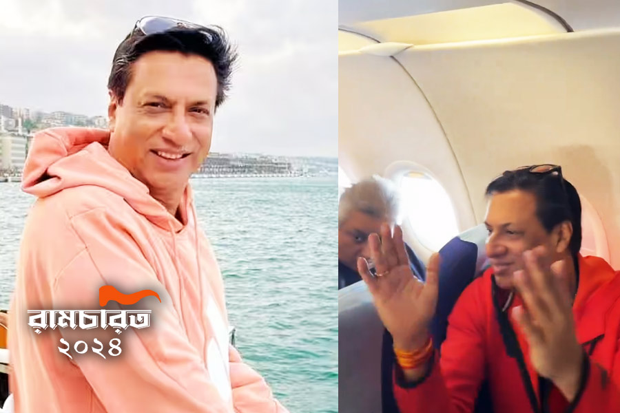 Flight passengers reciting Hanuman Chalisa, Madhur Bhandarkar shares video | Sangbad Pratidin