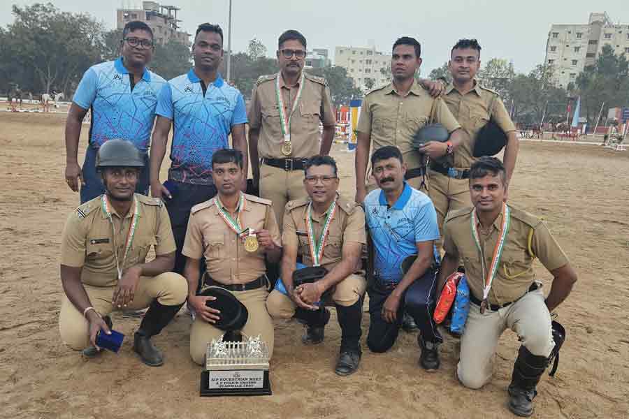 Kolkata Mounted Police horses win gold at national event | Sangbad Pratidin