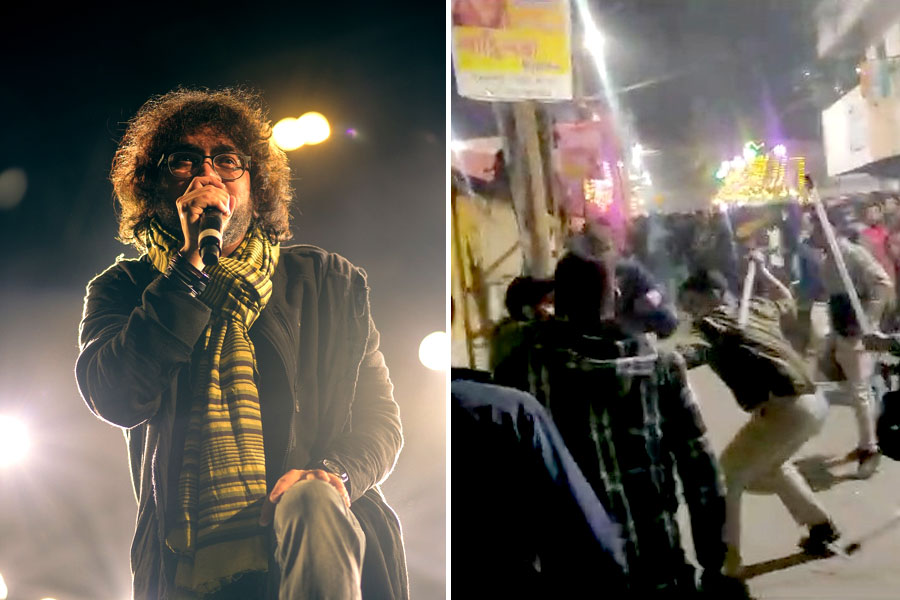 Chaos in Rupam Islam's concert in Kalna | Sangbad Pratidin