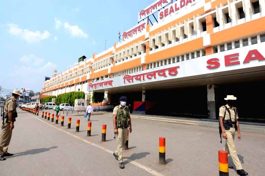 Protests after Sealdah rail canteen is privatized