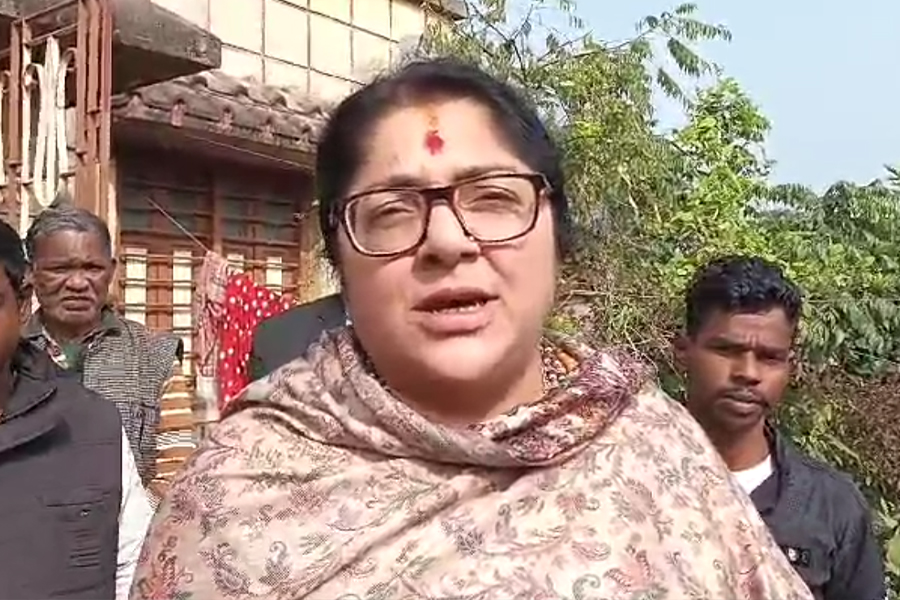 হনুমান পুজো করে ফেরার পথে লকেট ঘেরাওয়ের মুখে লকেট, গাড়ি ঘিরে বিক্ষোভ