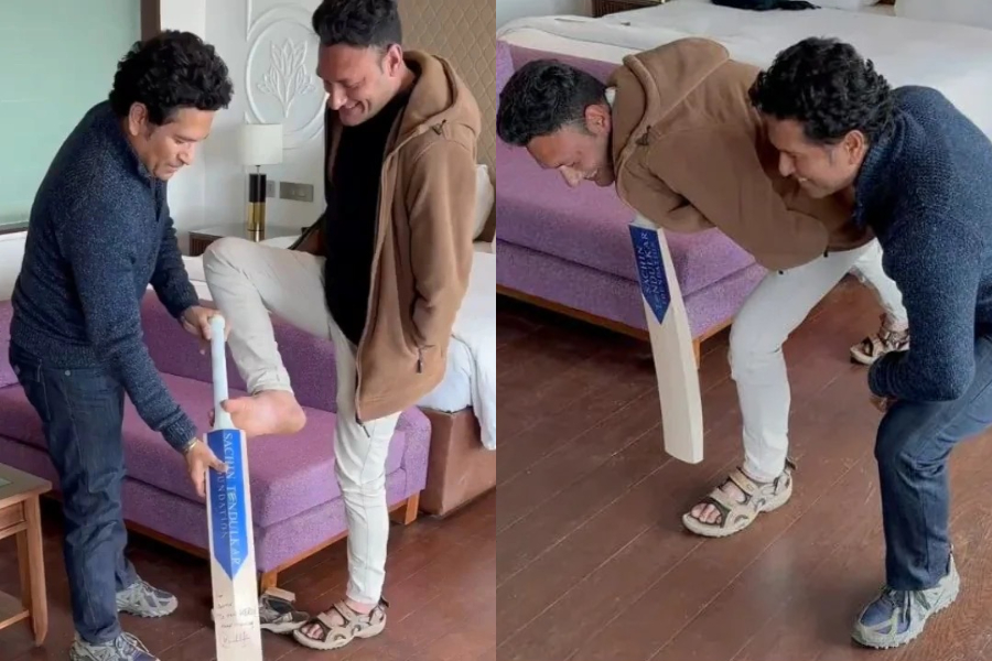Sachin Tendulkar meets para cricketer Amir Hussain Lone, gifts him signed bat, video gone viral। Sangbad Pratidin