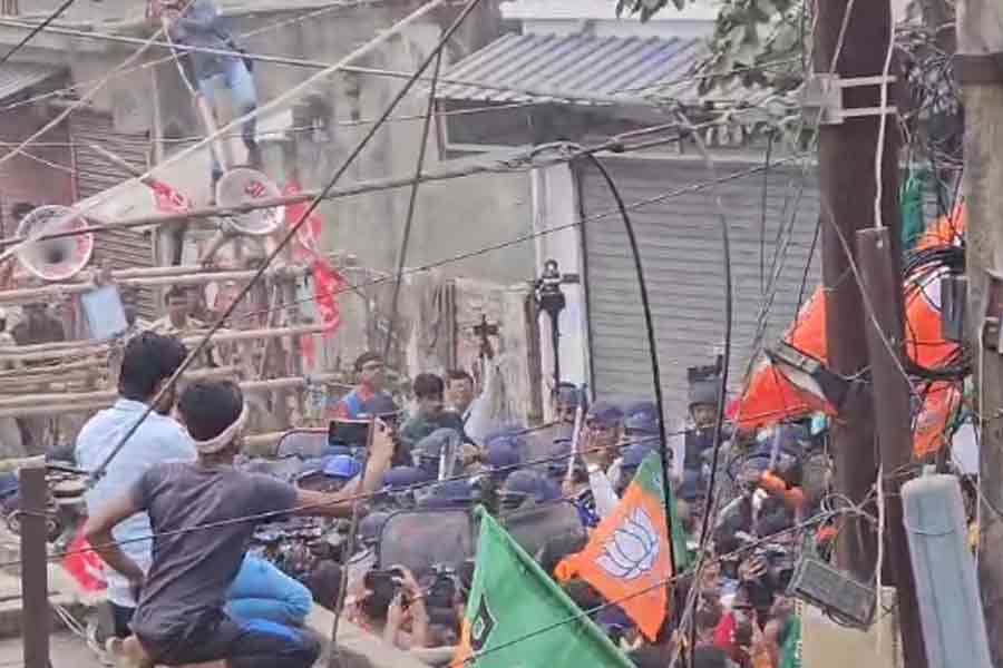 Sandeshkhali case: Police allegedly attacked by BJP | Sangbad Pratidin