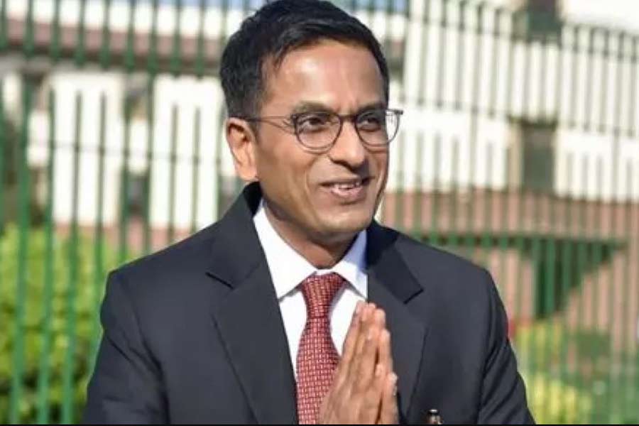 CJI DY Chandrachud earn 60 rupees fee in his first case