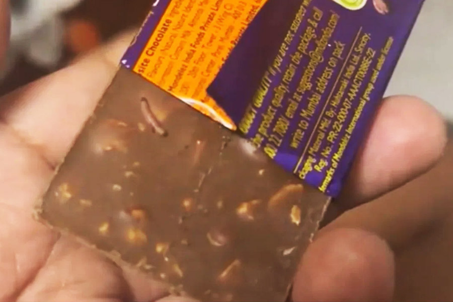 Man Finds Worm In Dairy Milk Chocolate, Cadbury Responded | Sangbad Pratidin