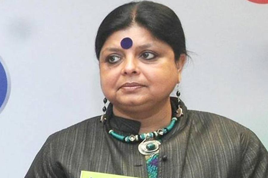 মন্ত্রিত্ব পাইয়ে দেওয়ার বদলে দামি গাড়ি উপহার! দীপা দাশমুন্সীর বিরুদ্ধে বিস্ফোরক অভিযোগ
