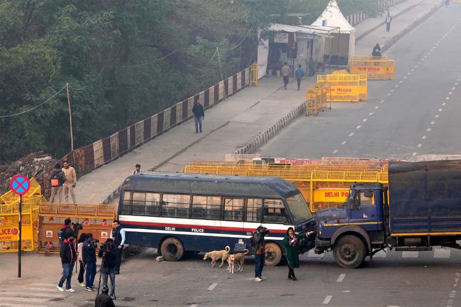 Delhi and Haryana bans large gatherings ahead of farmers’ March | Sangbad Pratidin