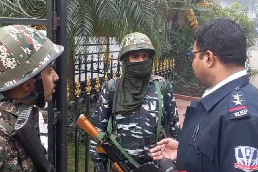 Ration scam: ED conducts raid in Kolkata | Sangbad Pratidin