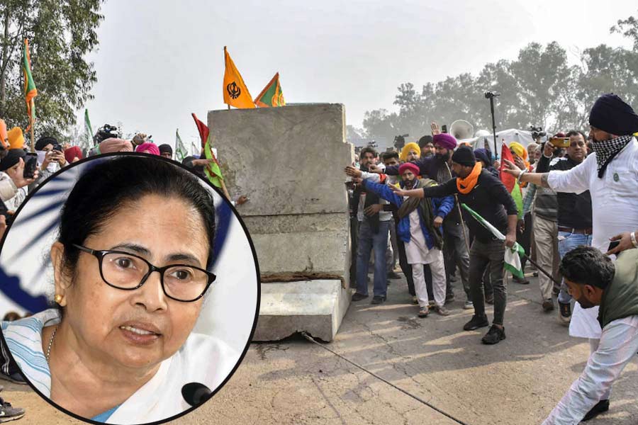 CM Mamata Banerjee cancels to visit Punjab despite supporting Farmers Protest | Sangbad Pratidin