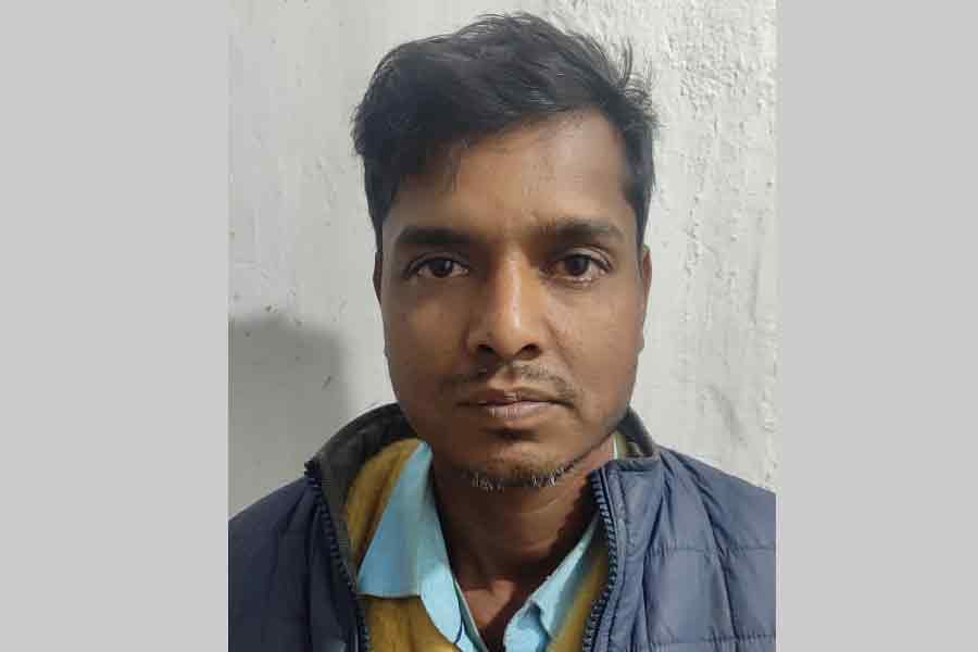 Malda private tutor arrested for allegedly leaking Madhyamik Exam 2024 question papers | Sangbad Pratidin