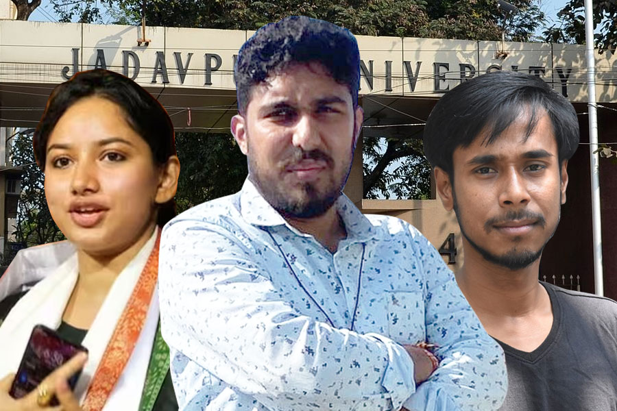 Saraswati Puja 2024: Inner clash of TMCP in Jadavpur University, Trinankur Bhattacharya takes step to solve | Sangbad Pratidin