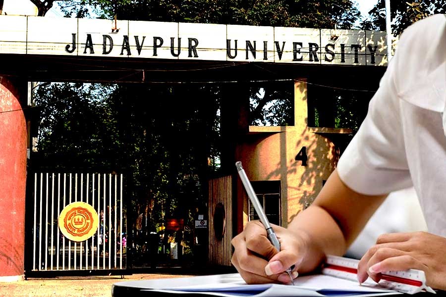 Jadavpur University Exam postponed after harassment allegation against professor | Sangbad Pratidin