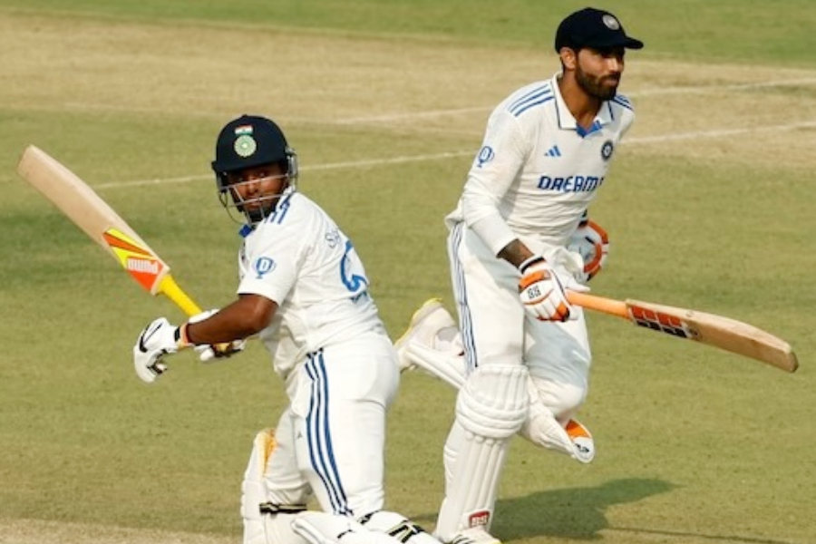 জাদেজার ভুলেই রানআউট! তবুও সিনিয়রের কাছে কৃতজ্ঞ ‘ডিনামাইট’ সরফরাজ