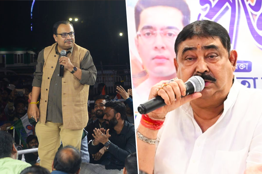 Kunal Ghosh used Anubrata Mandal's slogan to slam BJP from Red Road Dharna | Sangbad Pratidin