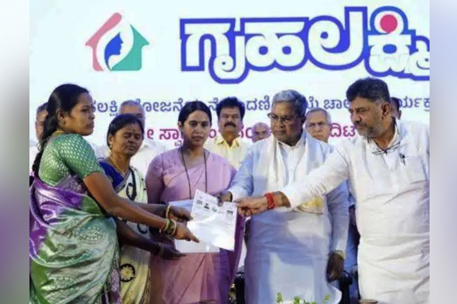 Hugh fund for Gruha Laxmi scheme in Karnataka | Sangbad Pratidin
