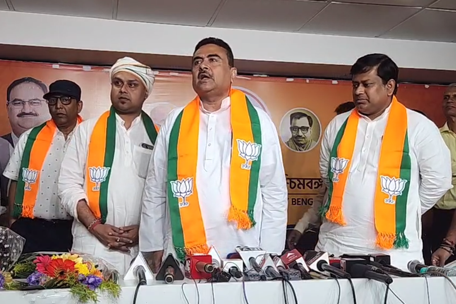 Koustav Bagchi joins BJP, day after quitting Congress | Sangbad Pratidin