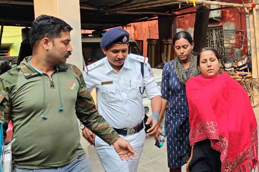 Mother with her friend arrested in Konnagar in child murder case | Sangbad Pratidin
