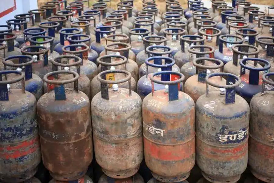 Price of commercial LPG cylinder hiked from today | Sangbad Pratidin