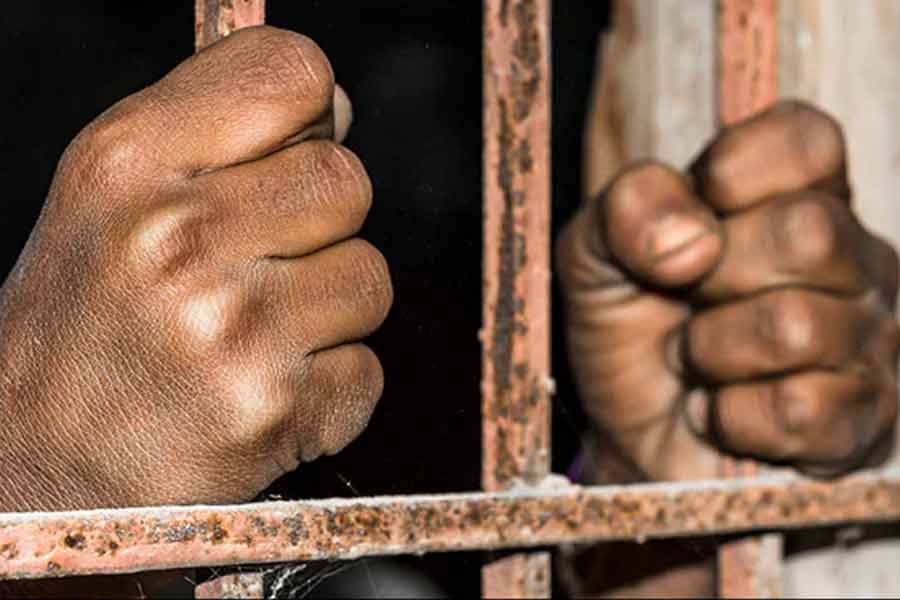 63 Inmates In Lucknow Jail Test HIV Positive। Sangbad Pratidin